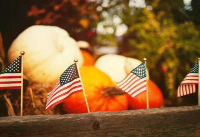 fall-autumn-thanksgiving-american-flags-900